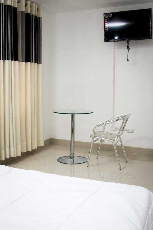 Hostal Santa Rosa Caraz Oda fotoğraf